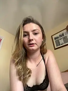 Snapshot of ChloeRaexox chatting on June 20, 4:10 pm ChloeRaexox online show from June 20, 4:10 pm
