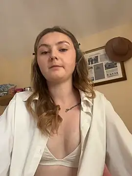 Snapshot of ChloeRaexox chatting on June 23, 10:57 am ChloeRaexox online show from June 23, 10:57 am