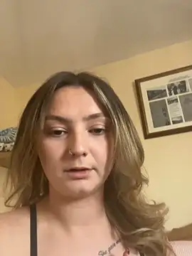 Snapshot of ChloeRaexox chatting on June 27, 4:01 pm ChloeRaexox online show from June 27, 4:01 pm