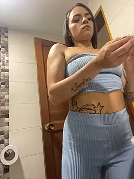 Snapshot of _Melany_Martinez chatting on June 19, 4:11 pm Melany Martinez online show from June 19, 4:11 pm