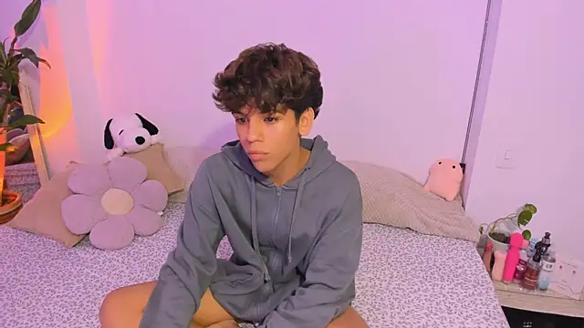 Samy Twink online show from June 21, 3:20 am