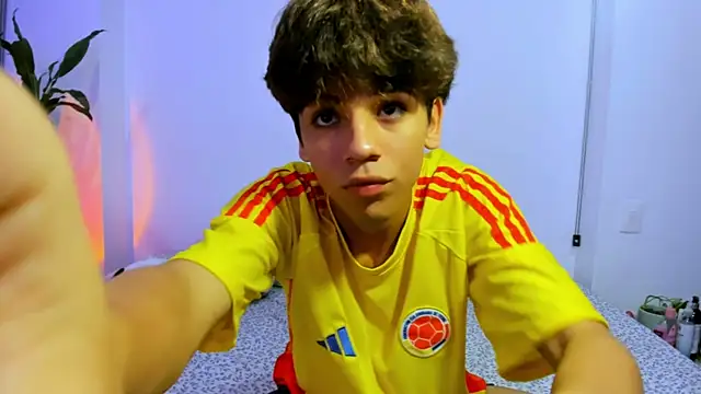 Samy Twink online show from June 24, 3:27 am