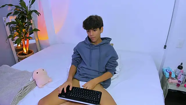Samy Twink online show from June 25, 3:06 am