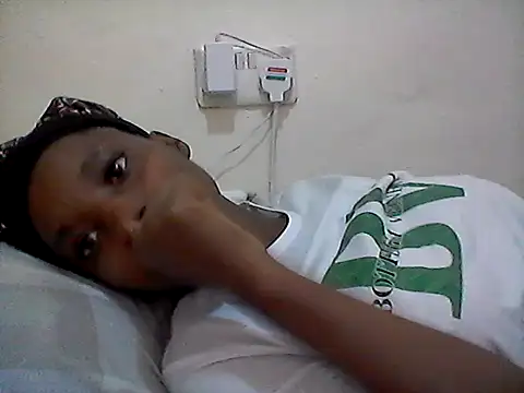 Snapshot of Sweetpother chatting on June 24, 8:57 am Sweetpother online show from June 24, 8:57 am