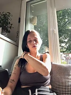 LillyWannaPlay online show from June 13, 4:05 pm