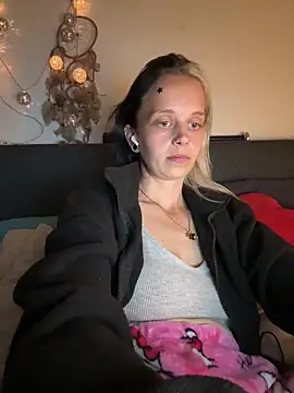 LillyWannaPlay online show from June 14, 8:22 pm