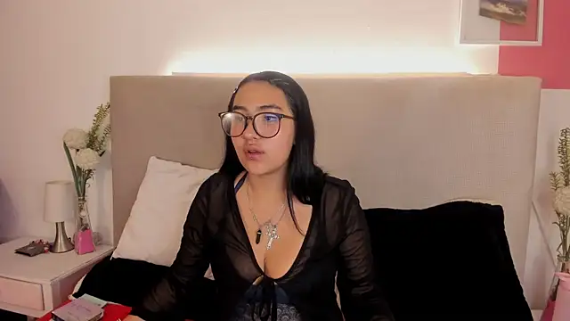 SariBm online show from June 16, 7:16 pm