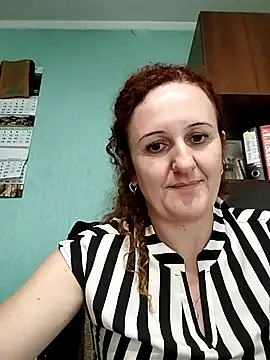 Snapshot of KarinaFlower99 chatting on July 14, 12:44 pm KarinaFlower99 online show from July 14, 12:44 pm
