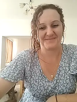 Snapshot of KarinaFlower99 chatting on July 31, 4:17 pm KarinaFlower99 online show from July 31, 4:17 pm