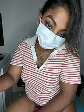 Snapshot of I_am_amisha chatting on July 7, 8:24 pm I am amisha online show from July 7, 8:24 pm