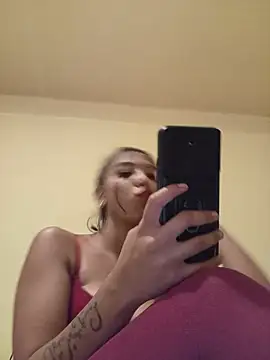Snapshot of Anamariaby27 chatting on July 11, 9:38 pm Anamariaby27 online show from July 11, 9:38 pm