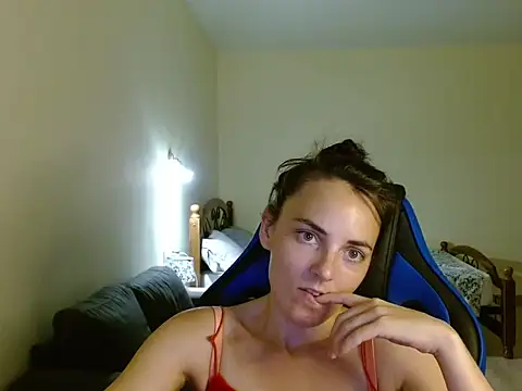 Snapshot of OliviaTheS chatting on June 27, 8:03 pm OliviaTheS online show from June 27, 8:03 pm