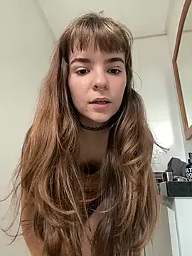 Snapshot of BarbieRapunzel chatting on July 24, 7:12 pm BarbieRapunzel online show from July 24, 7:12 pm