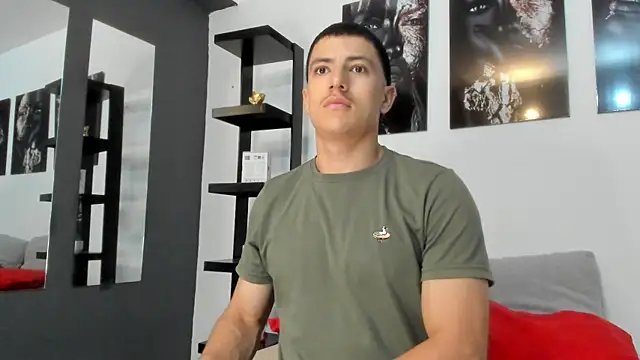 Snapshot of bastian_gil chatting on June 16, 8:44 pm bastian gil online show from June 16, 8:44 pm