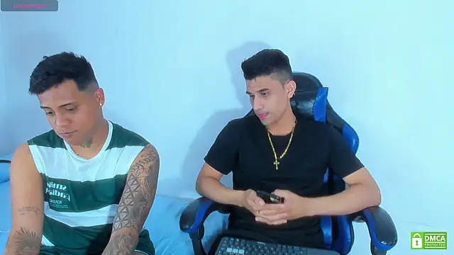 Snapshot of Alejandro_and_Deiby chatting on July 28, 8:12 pm Alejandro and Deiby online show from July 28, 8:12 pm