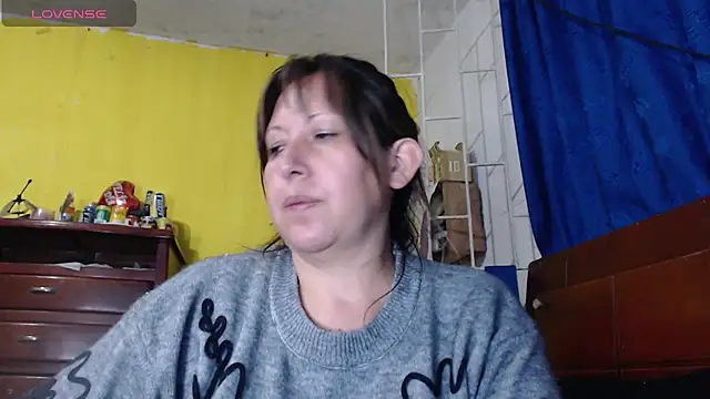 Snapshot of Evatoms37 chatting on June 19, 3:44 am Evatoms37 online show from June 19, 3:44 am