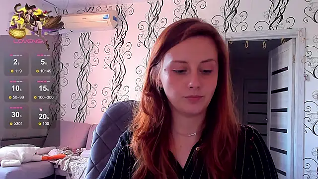 Snapshot of Molly_Ames chatting on June 17, 11:23 am Molly Ames online show from June 17, 11:23 am