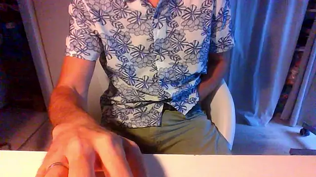 luapo1979 online show from June 13, 7:12 pm