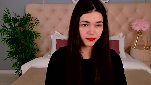 MaddieMeyer online show from June 15, 4:25 am