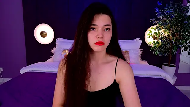 Snapshot of MaddieMeyer chatting on July 22, 3:31 am MaddieMeyer online show from July 22, 3:31 am