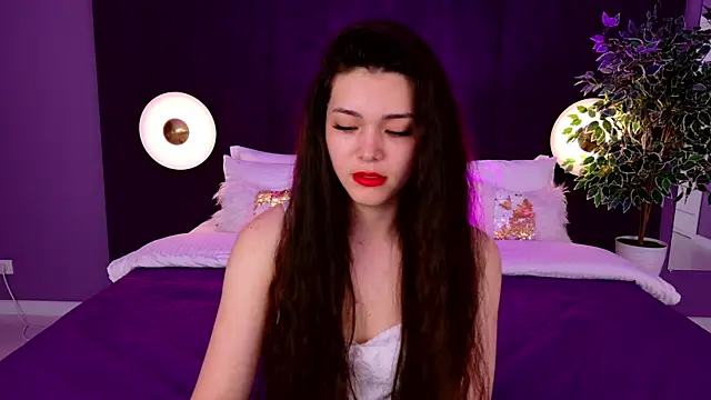 Snapshot of MaddieMeyer chatting on July 23, 3:37 am MaddieMeyer online show from July 23, 3:37 am