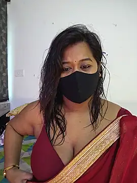 Snapshot of beauty_lisa- chatting on July 13, 8:39 am beauty lisa- online show from July 13, 8:39 am