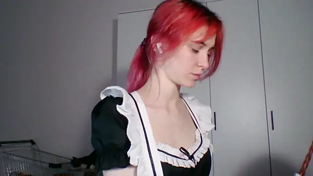 Snapshot of KayleneWesterberg chatting on June 20, 3:04 pm KayleneWesterberg online show from June 20, 3:04 pm