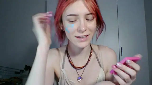 Snapshot of KayleneWesterberg chatting on June 23, 3:10 pm KayleneWesterberg online show from June 23, 3:10 pm