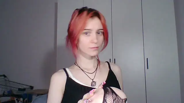 Snapshot of KayleneWesterberg chatting on June 28, 3:07 pm KayleneWesterberg online show from June 28, 3:07 pm