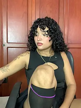 Snapshot of maryale01 chatting on July 23, 1:42 pm maryale01 online show from July 23, 1:42 pm