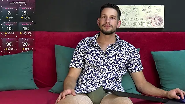 Snapshot of LeonVane chatting on June 14, 4:53 pm LeonVane online show from June 14, 4:53 pm