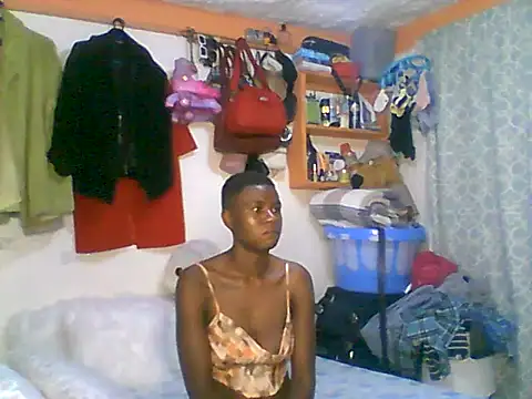 Snapshot of Ladysweetness23 chatting on June 25, 1:16 am Ladysweetness23 online show from June 25, 1:16 am
