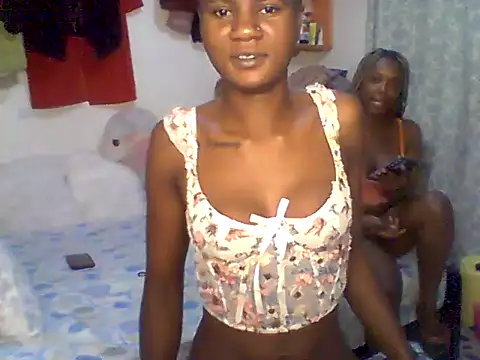 Snapshot of Ladysweetness23 chatting on June 26, 1:32 am Ladysweetness23 online show from June 26, 1:32 am