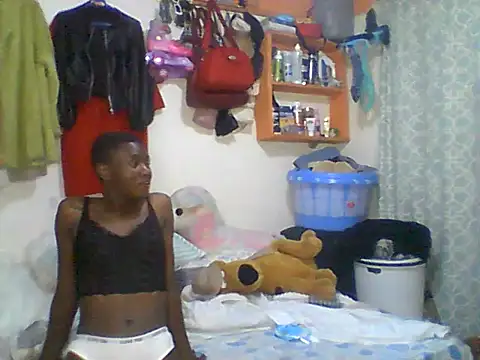 Snapshot of Ladysweetness23 chatting on June 29, 6:08 am Ladysweetness23 online show from June 29, 6:08 am