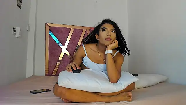 Snapshot of ameliaduval chatting on July 7, 9:19 pm ameliaduval online show from July 7, 9:19 pm