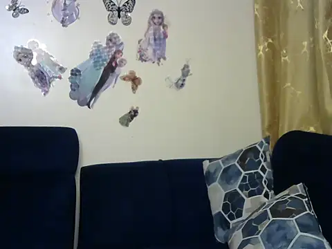 Skinygal online show from June 19, 8:23 pm