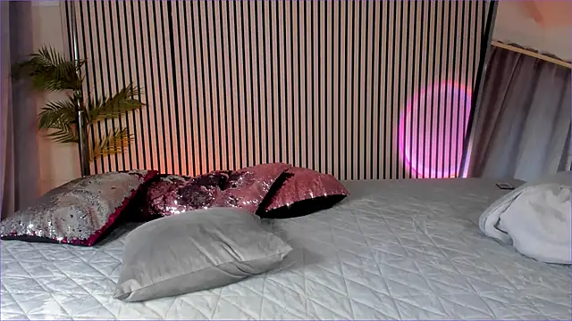 Snapshot of SonyaBabyn chatting on April 1, 9:32 am SonyaBabyn online show from April 1, 9:32 am