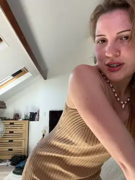Snapshot of blanchevalmont chatting on June 17, 1:56 pm blanchevalmont online show from June 17, 1:56 pm