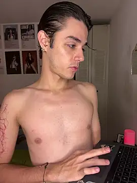 Snapshot of Eros_Blue chatting on June 16, 8:11 pm Eros Blue online show from June 16, 8:11 pm