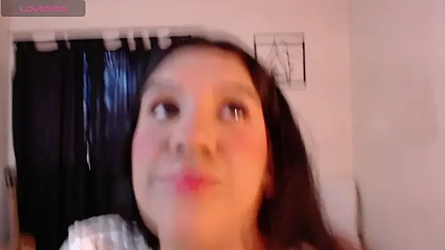 Snapshot of Veronica_M chatting on June 20, 6:11 pm Veronica M online show from June 20, 6:11 pm