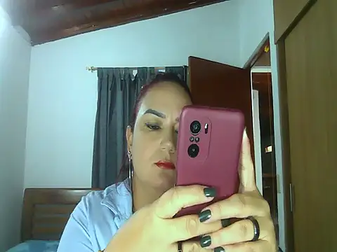 Snapshot of Ariel_691 chatting on June 13, 9:24 pm Ariel 691 online show from June 13, 9:24 pm