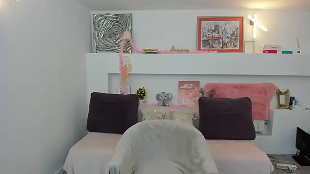 Serennaax online show from June 13, 3:59 am