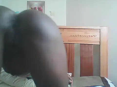 cutechocolate online show from June 17, 1:23 pm