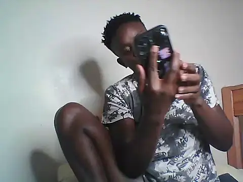 cutechocolate online show from July 8, 3:00 am