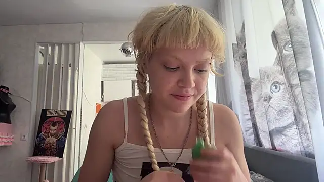 FreedaDeloach online show from July 5, 9:27 am