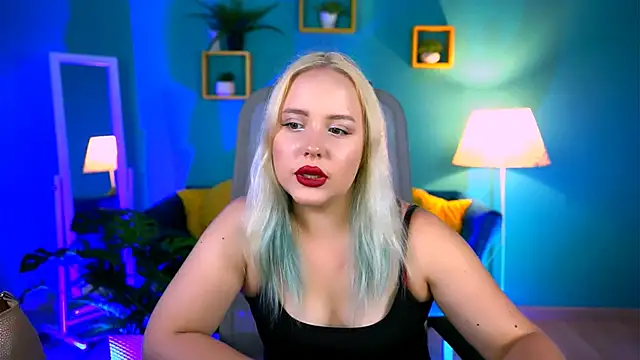 Snapshot of stellawatts chatting on June 14, 8:05 am stellawatts online show from June 14, 8:05 am