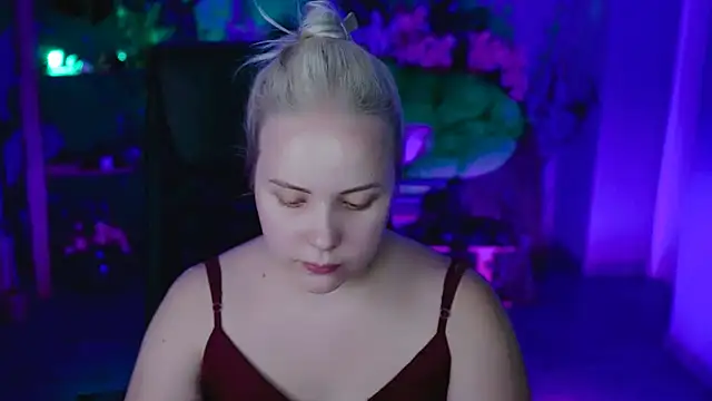 Snapshot of stellawatts chatting on July 20, 12:07 pm stellawatts online show from July 20, 12:07 pm