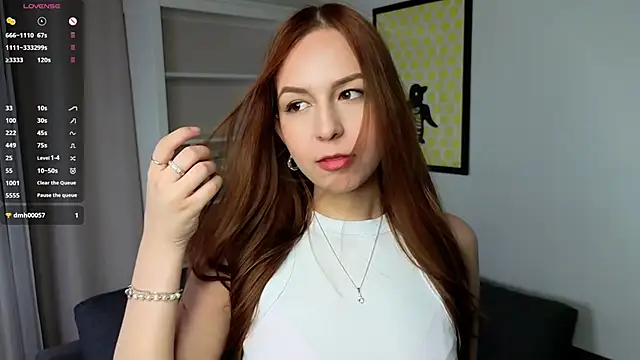 Snapshot of EvelyneBasse chatting on June 13, 9:35 pm EvelyneBasse online show from June 13, 9:35 pm