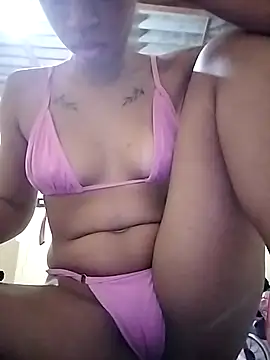 Snapshot of Lais_072738 chatting on July 10, 9:34 am Lais 072738 online show from July 10, 9:34 am