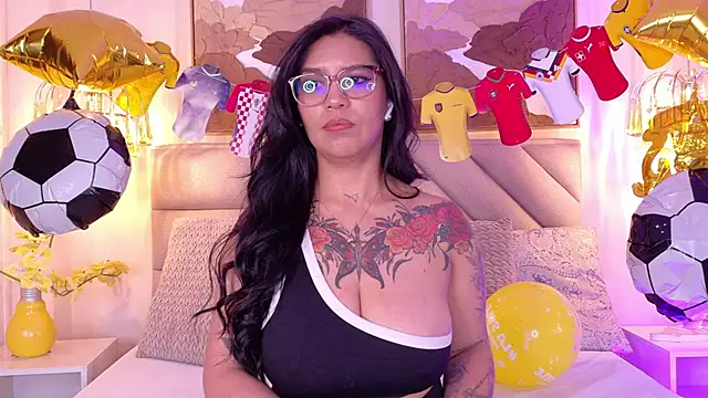 Sharlot18 online show from June 19, 12:31 pm
